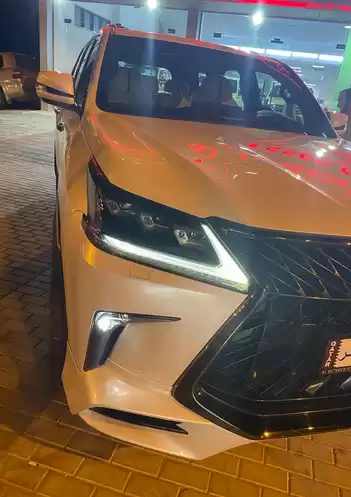استفاده شده Lexus LX برای فروش که در دوحه #5612 - 1  image 